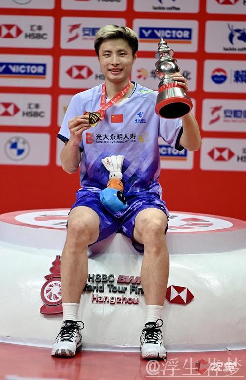 石宇奇击败奈良冈功大斩获男单胜利