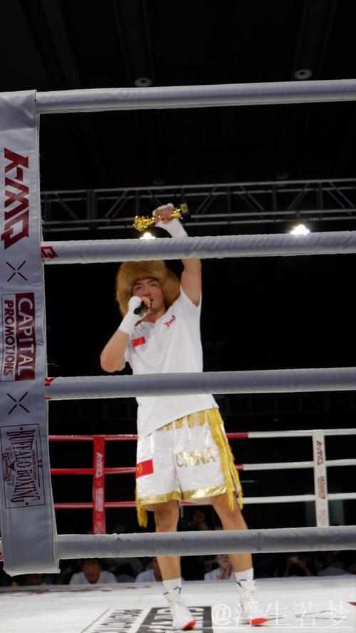 拳王高徒首秀大学生拳击赛 遗憾落败