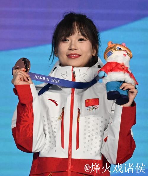 滑雪大跳台世界杯北京站：中国队刘梦婷、韩林杉晋级决赛